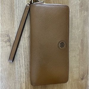 BEIGE TORY BURCH WALLET